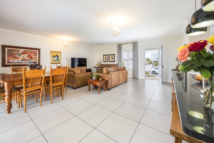 4 Bedroom Property for Sale in Pinehurst Western Cape